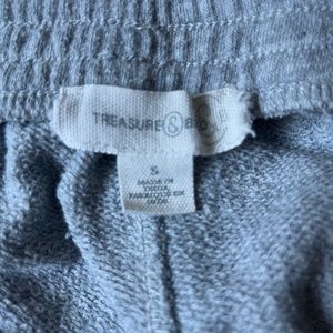 Treasure & Bond grey sweat shorts